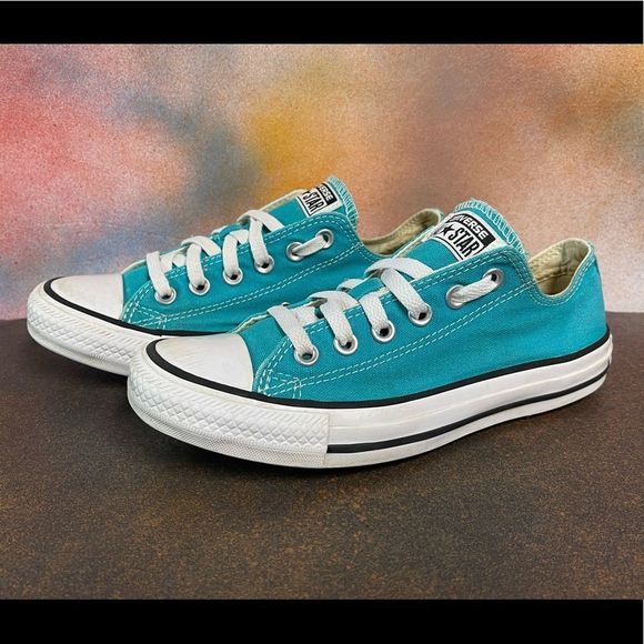 Converse Shoes - Converse Chuck Taylor All Star Women’s Lo Cut Sneakers Size 7M